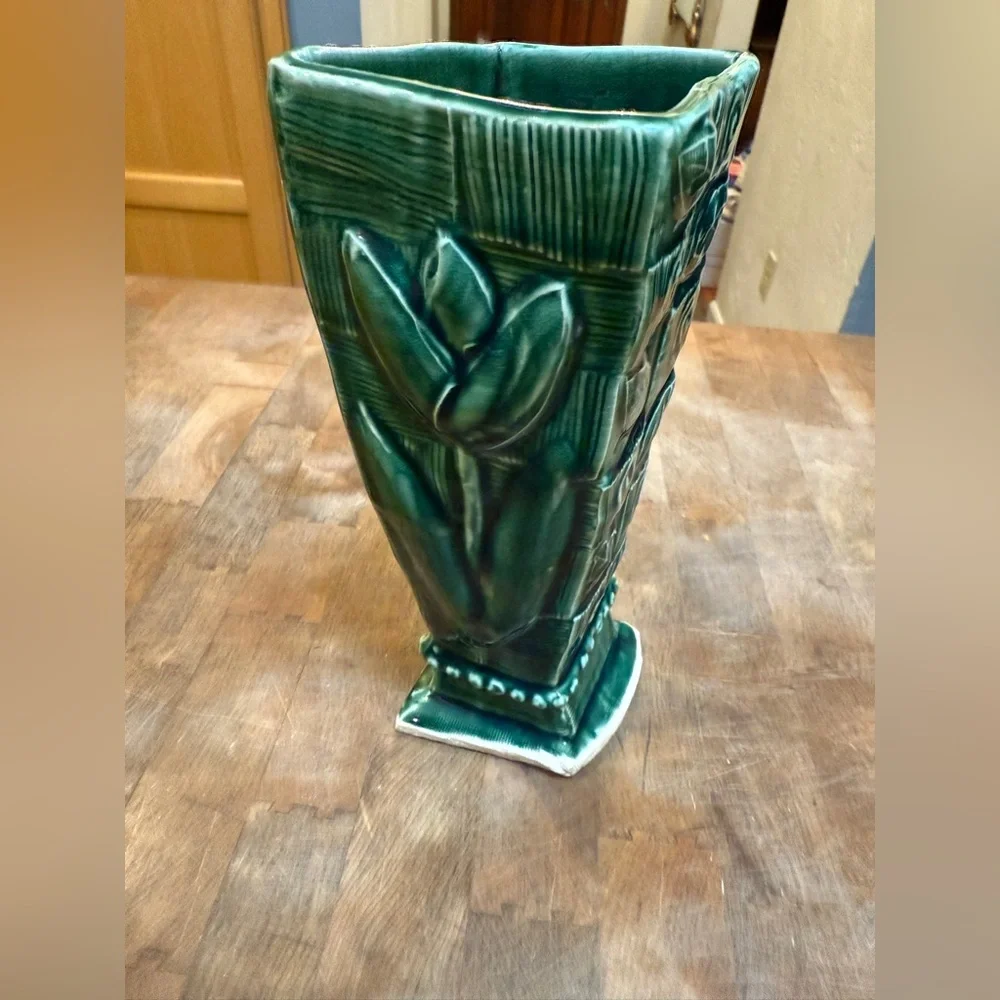 Vintage Mid Century Pottery Ceramic Glossy Green Unique Shape Fish Stamp Vase - Picture 1 of 16